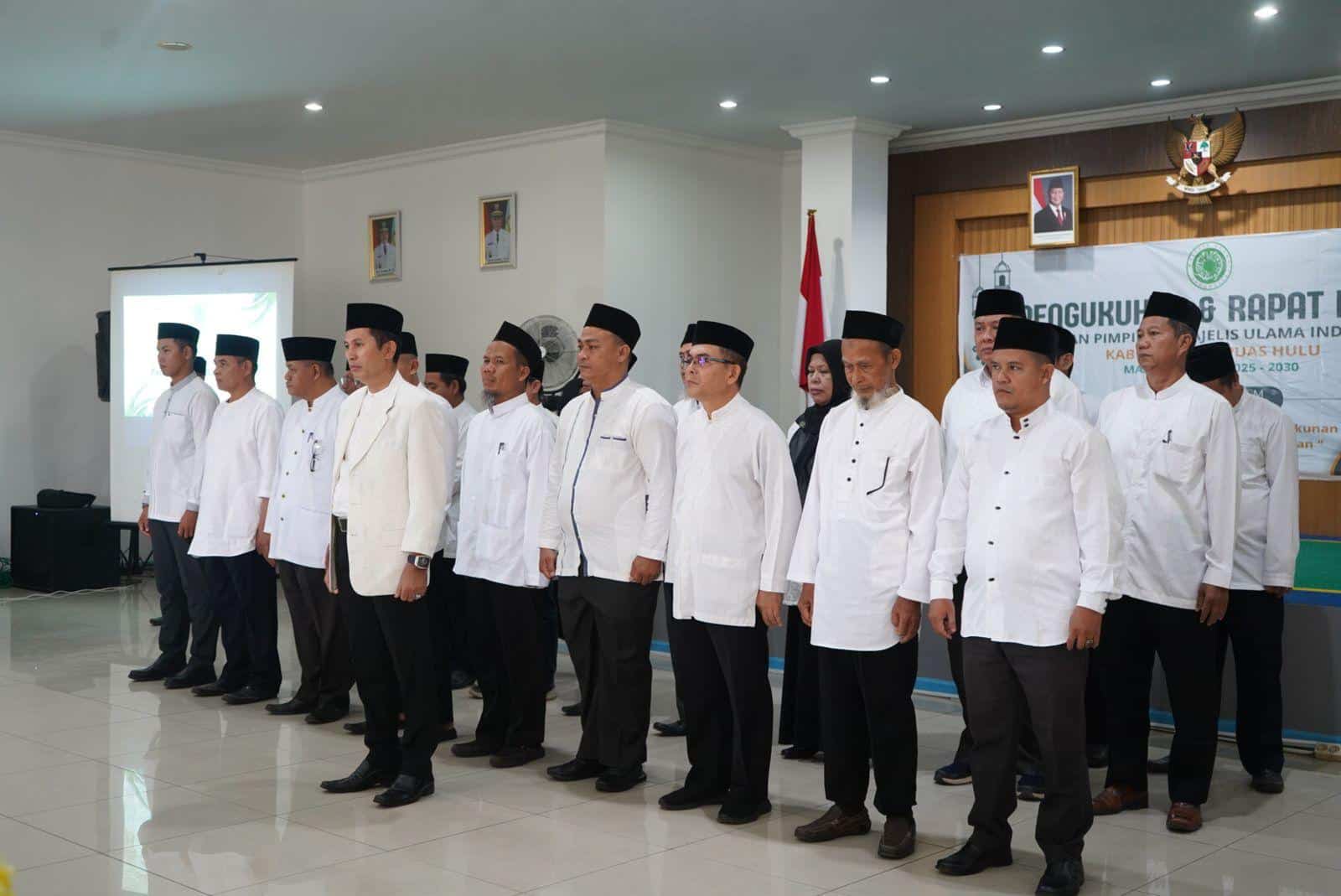 Wabup Sukardi Hadiri Rapat Kerja Dewan Pimpinan MUI Kapuas Hulu 2025 - 2030