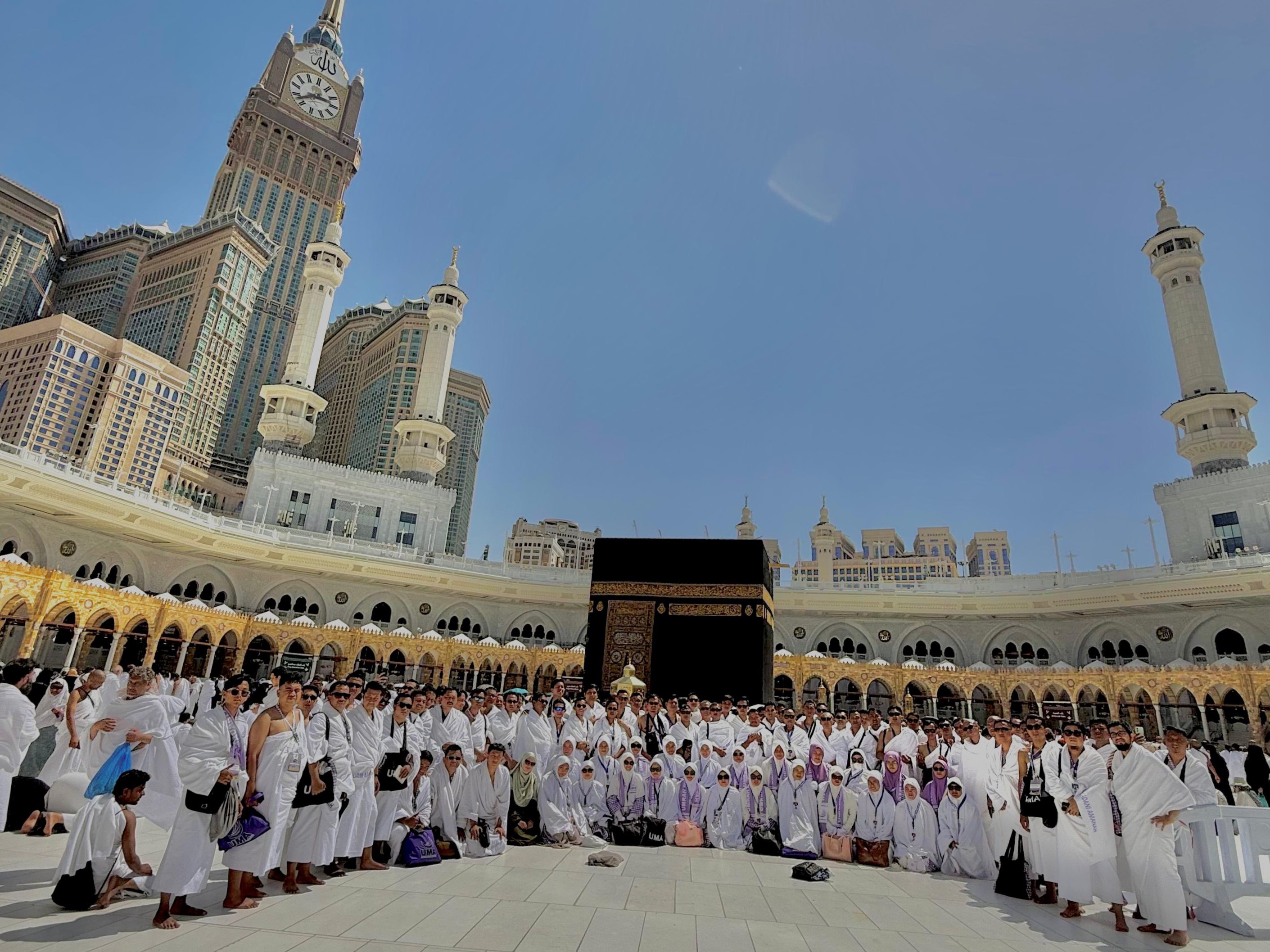 Alfamart Berangkatkan 92 Karyawan Terbaik ke Tanah Suci Mekkah