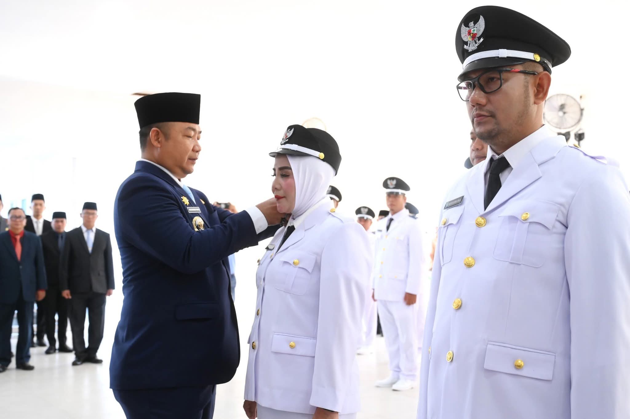 Usai Dilantik, 41 Kades Diminta Jadi Garda Terdepan Pembangunan di Ketapang