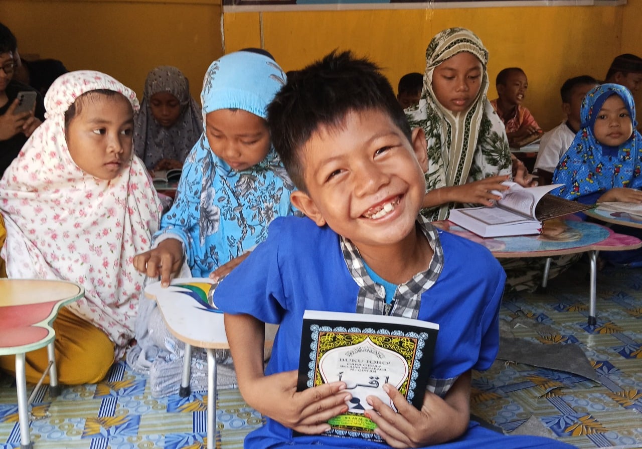 Perkuat Pendidikan, PT DIB Lengkapi Fasilitas Belajar Tujuh TPA di Desa Pelapis