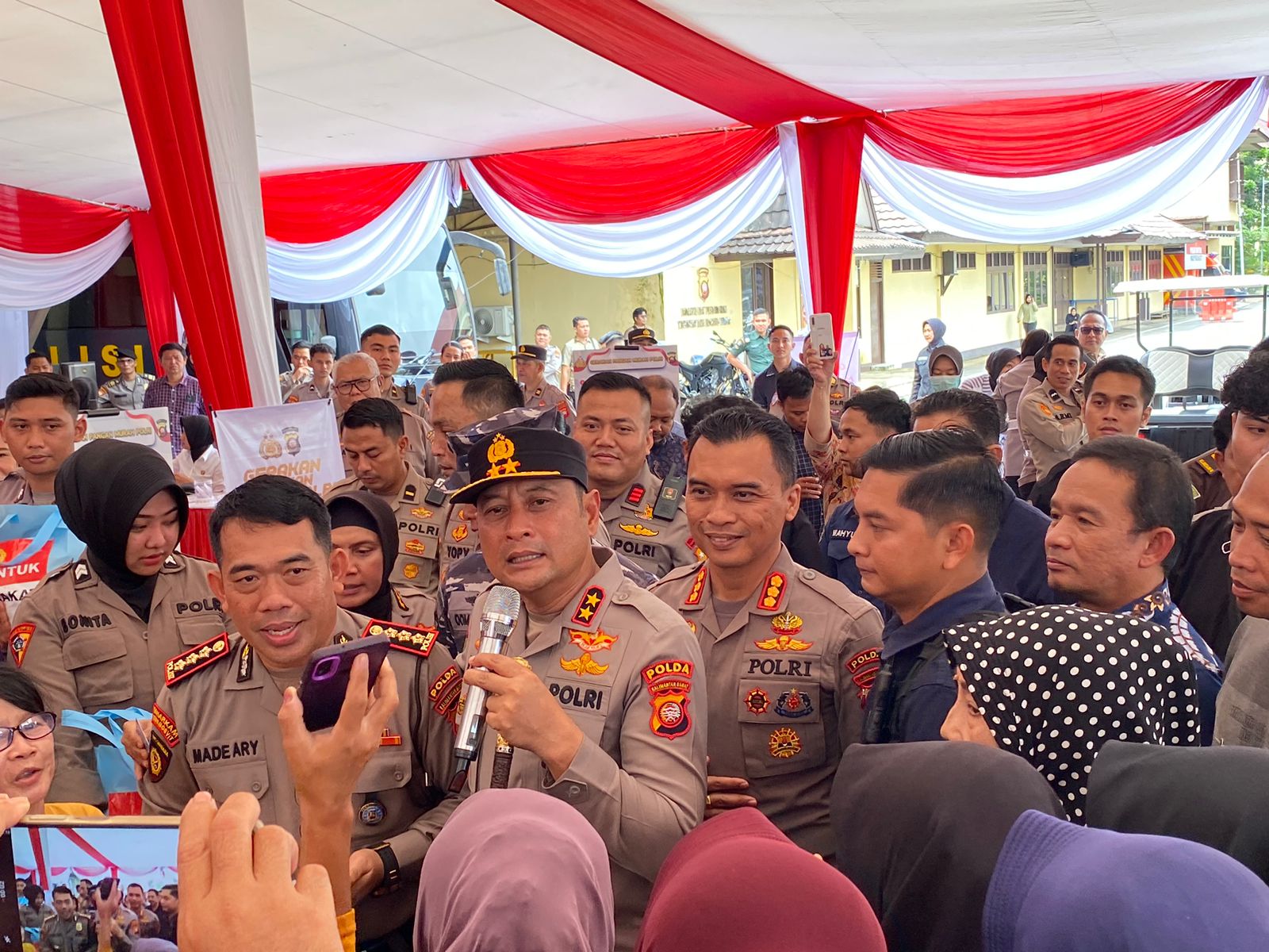 Ringankan Beban Warga, Polda Kalbar Gelar Gerakan Pangan Murah di 74 Titik