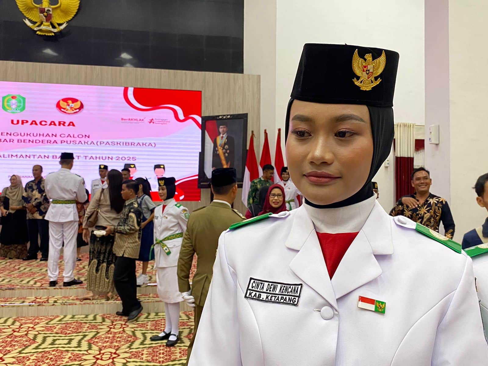 Cerita Cinta Dewi, Paskibraka Asal Ketapang Terpilih Jadi Pembawa Baki HUT RI Tingkat Provinsi Kalbar