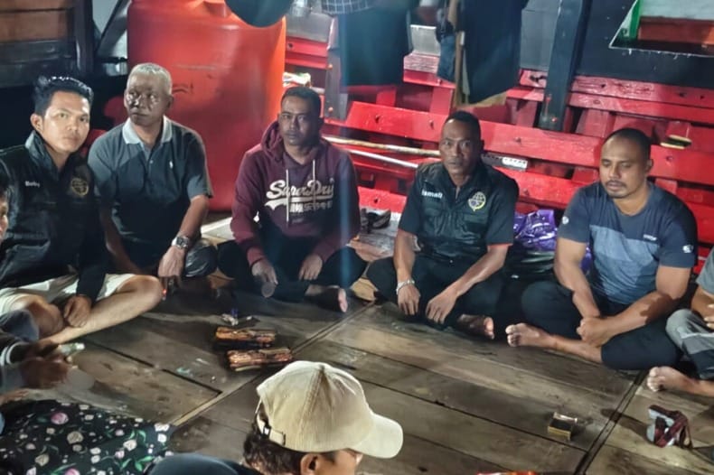 Kapal Bermuatan 23 Ton Kopra Karam di Perairan Padang Tikar