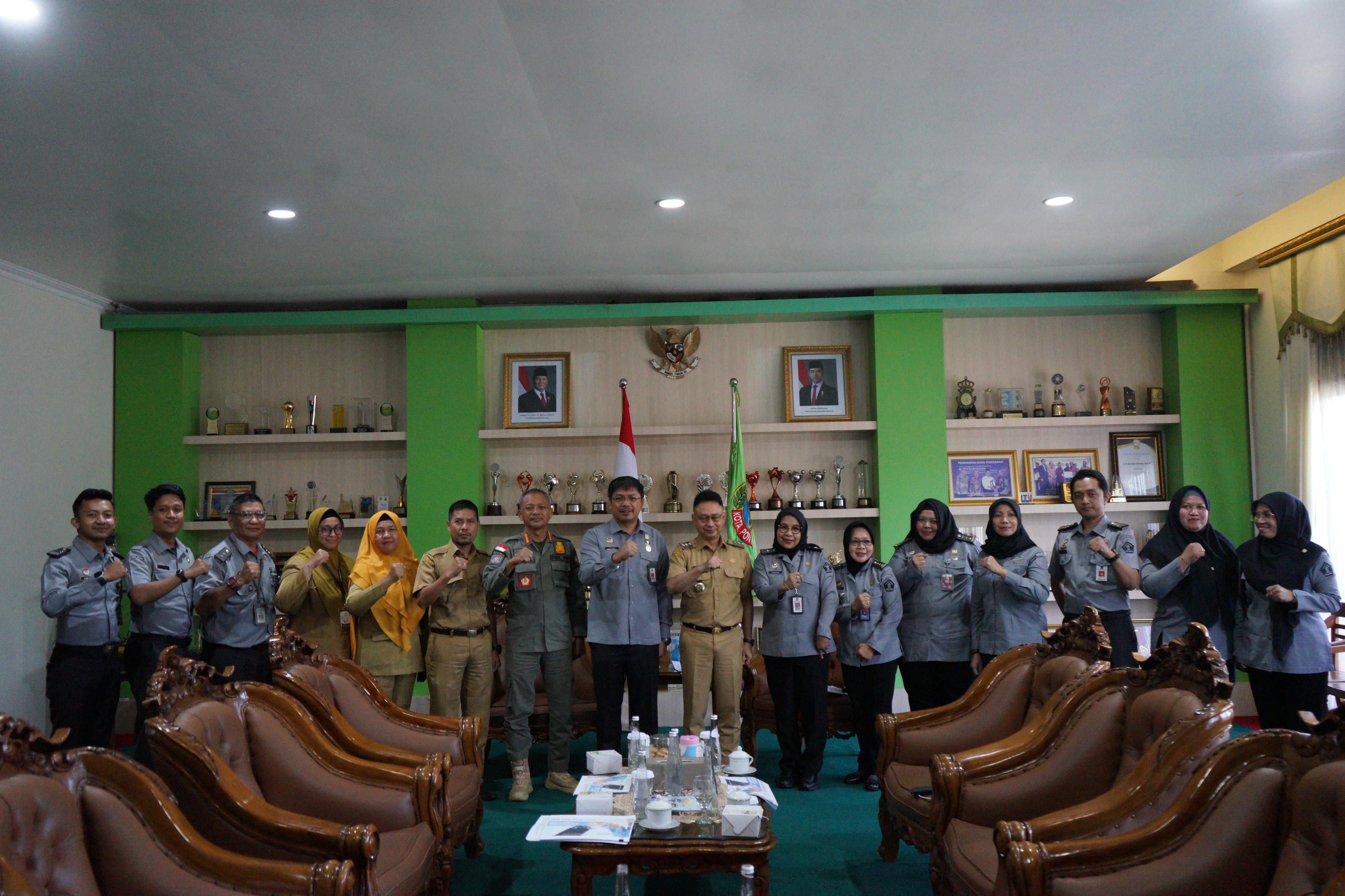 Pemkot Teken Komitmen Harmonisasi Perda dengan Kemenkum Kalbar