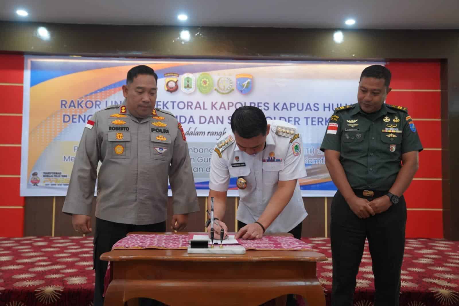 Rakor Lintas Sektoral Penanganan PETI, Bupati Fransiskus Sampaikan Komitmen Fasilitasi IPR