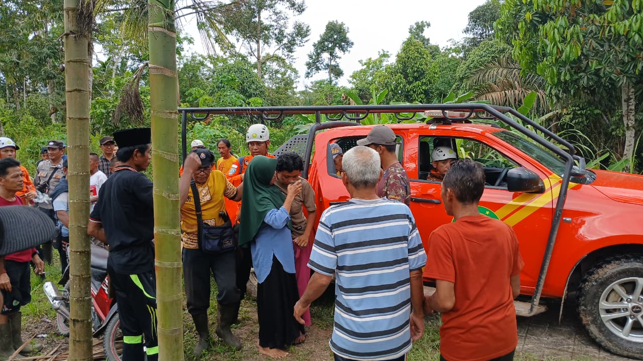 Hilang Saat Cari Pakis, Warga Sungai Ambawang Ditemukan Selamat