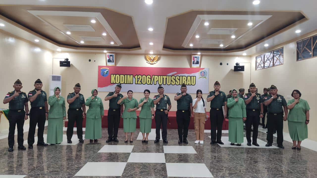 Dandim Andreas Pimpinan Acara Korpraport Pindah dan Masuk Satuan Kodim Putussibau