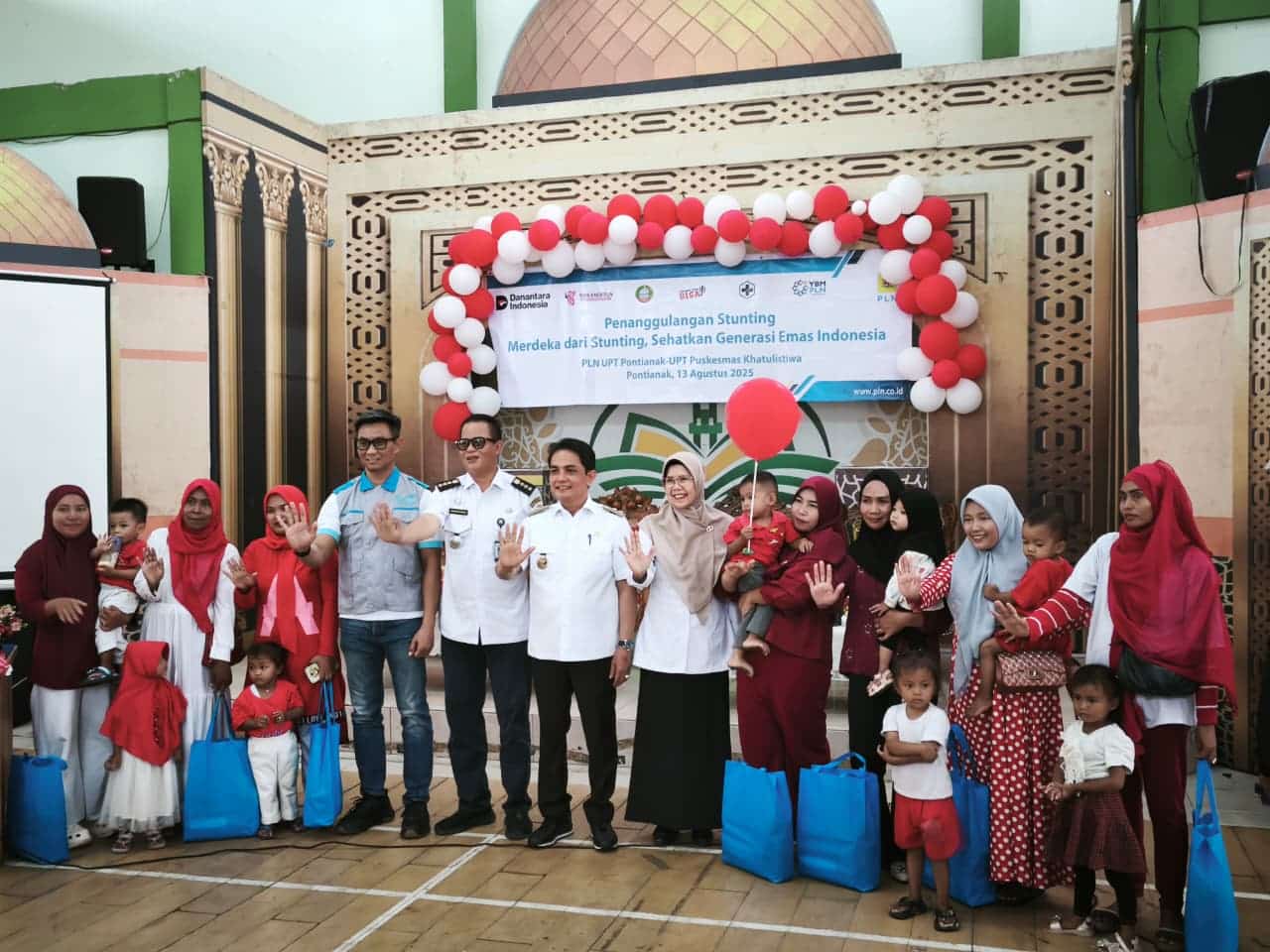 Kolaborasi PLN dan Pemkot Pontianak, Berikan Paket Gizi Cegah Stunting kepada 80 Anak