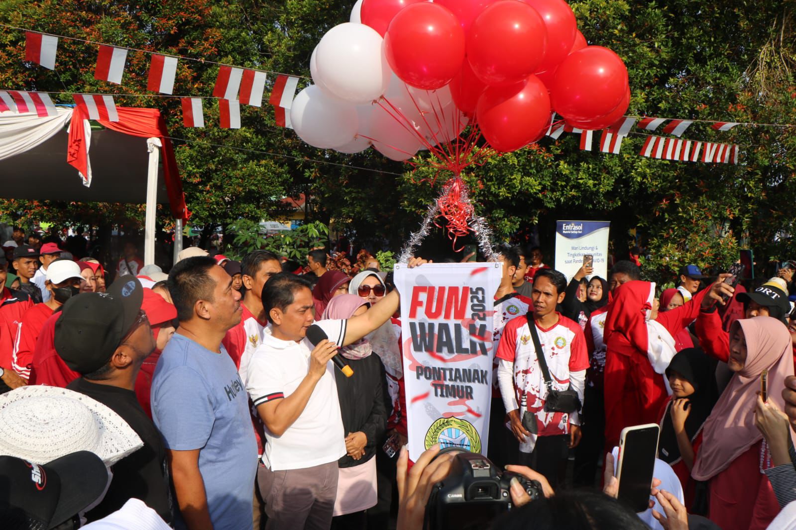 Buka Senam Zumba dan Fun Walk, Bahasan Ajak Warga Jaga Kesehatan dan Cegah Stunting