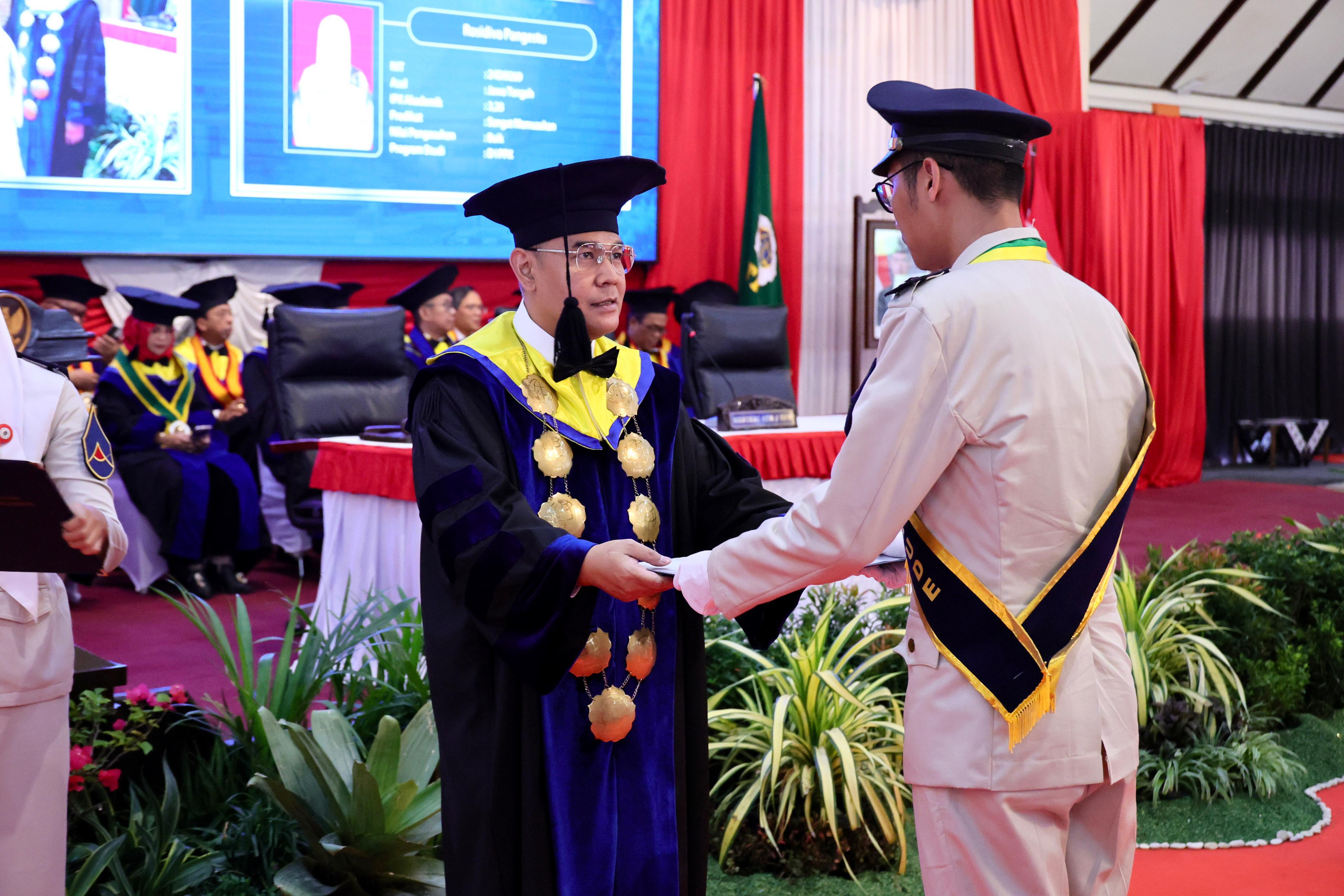 Wisuda 624 Taruna STPN, Menteri Nusron: Ciptakan Keadilan, Pemerataan dan Kesinambungan Ekonomi