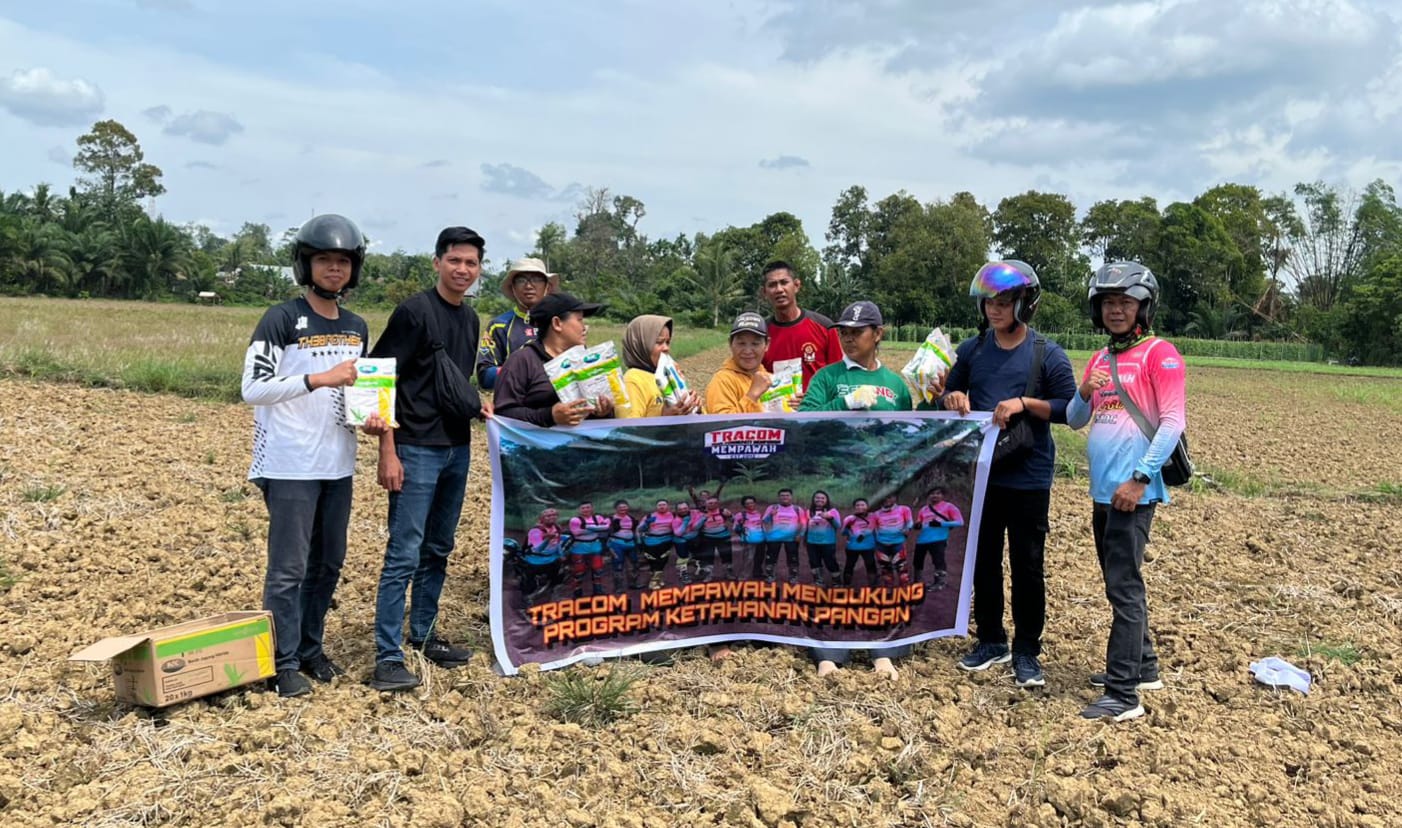 Komunitas Tracom Mempawah Salurkan Bibit Jagung ke Petani, Dukung Program Ketahanan Pangan