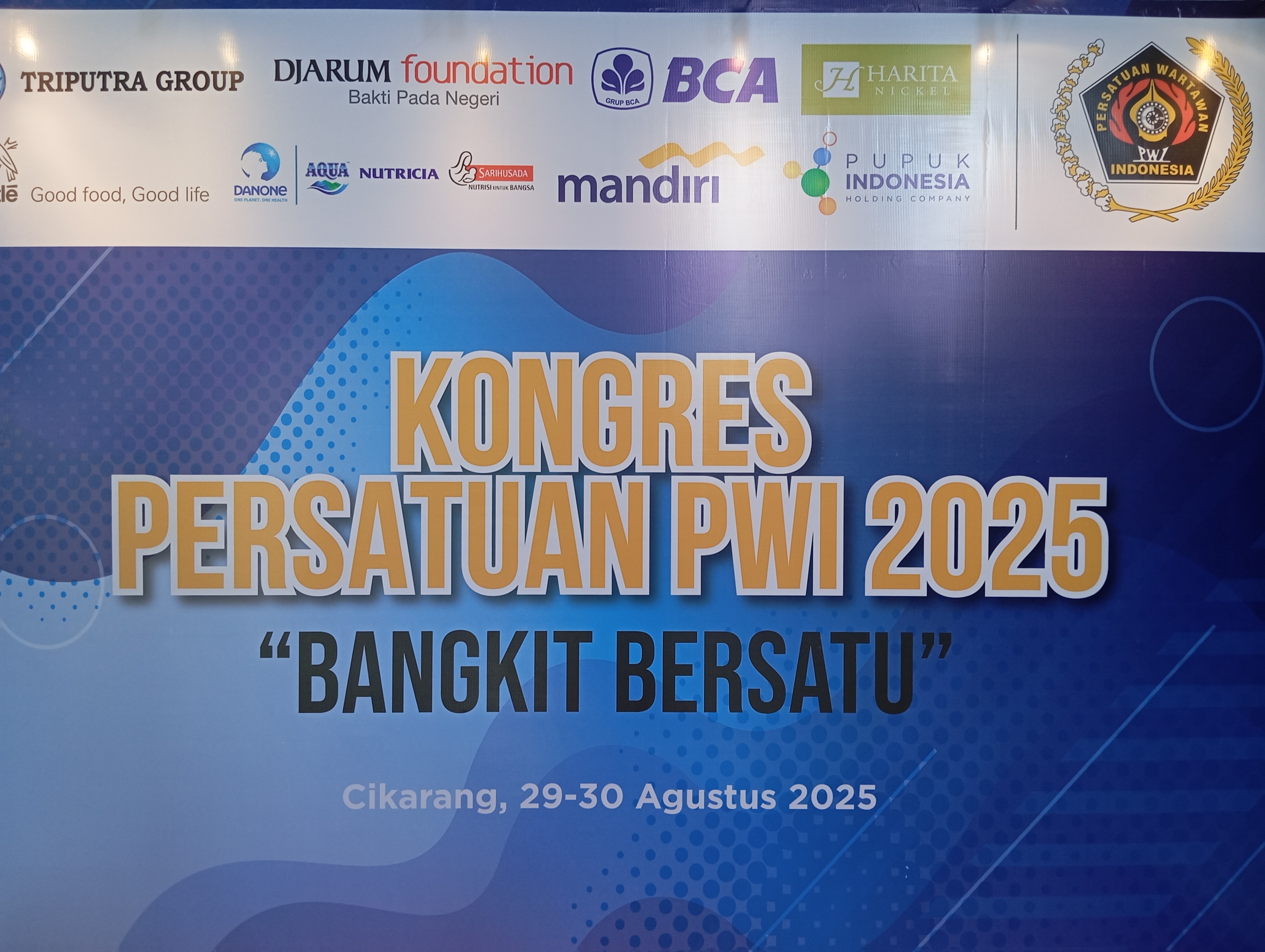 Wamen Komdigi Buka Kongres Persatuan PWI 2025, Dewan Pers: Boleh Bertengkar, Tapi Rumahnya Jangan Dibakar