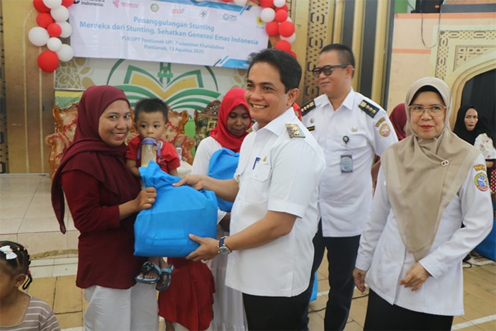 Pemkot Pontianak Gandeng PLN UPT Salurkan Bantuan PMT untuk Tekan Angka Stunting