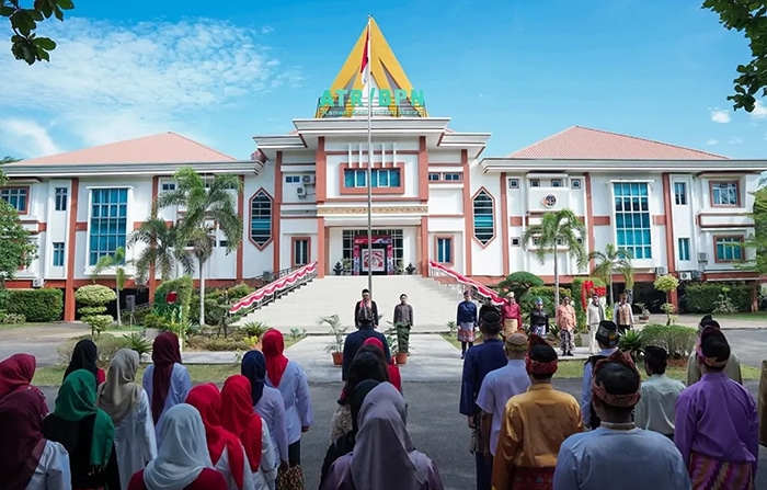 BPN Kalbar Gelar Upacara HUT ke-80 RI dengan Nuansa Pakaian Adat