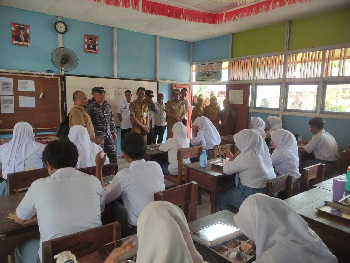 Program Makan Bergizi Gratis Resmi Meluncur di Desa Teluk Melano KKU