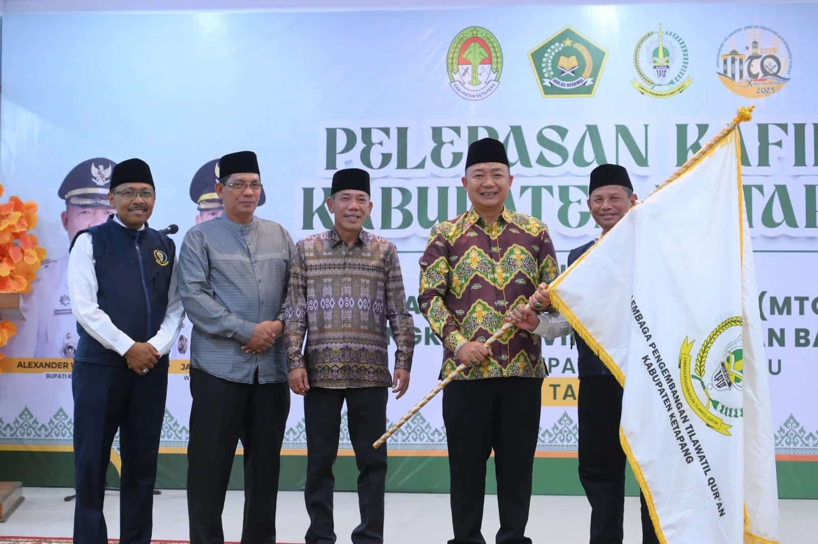 Bupati Ketapang Lepas Kafilah MTQ XXXIII ke Kapuas Hulu, Target Masuk Lima Besar