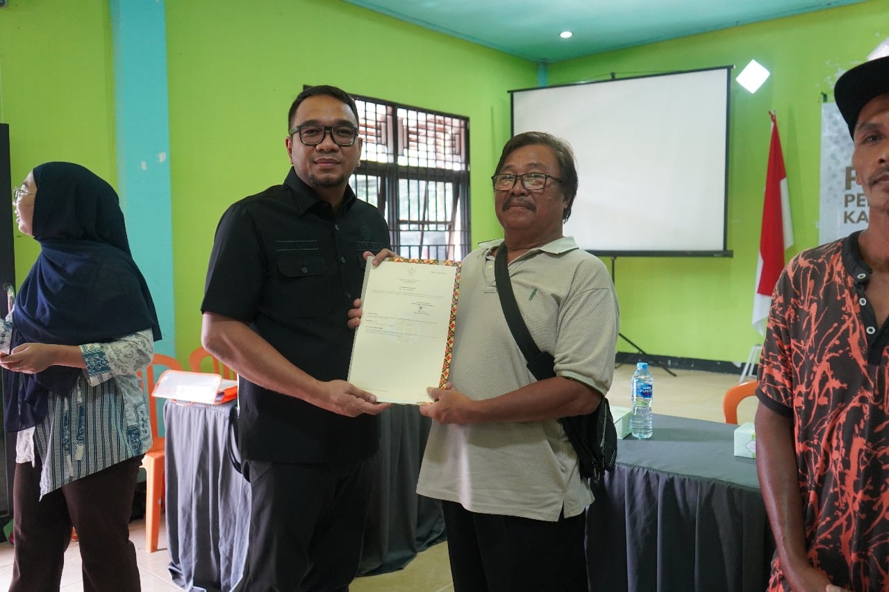 BPN Mempawah Serahkan 597 Sertifikat PTSL di Kecamatan Toho