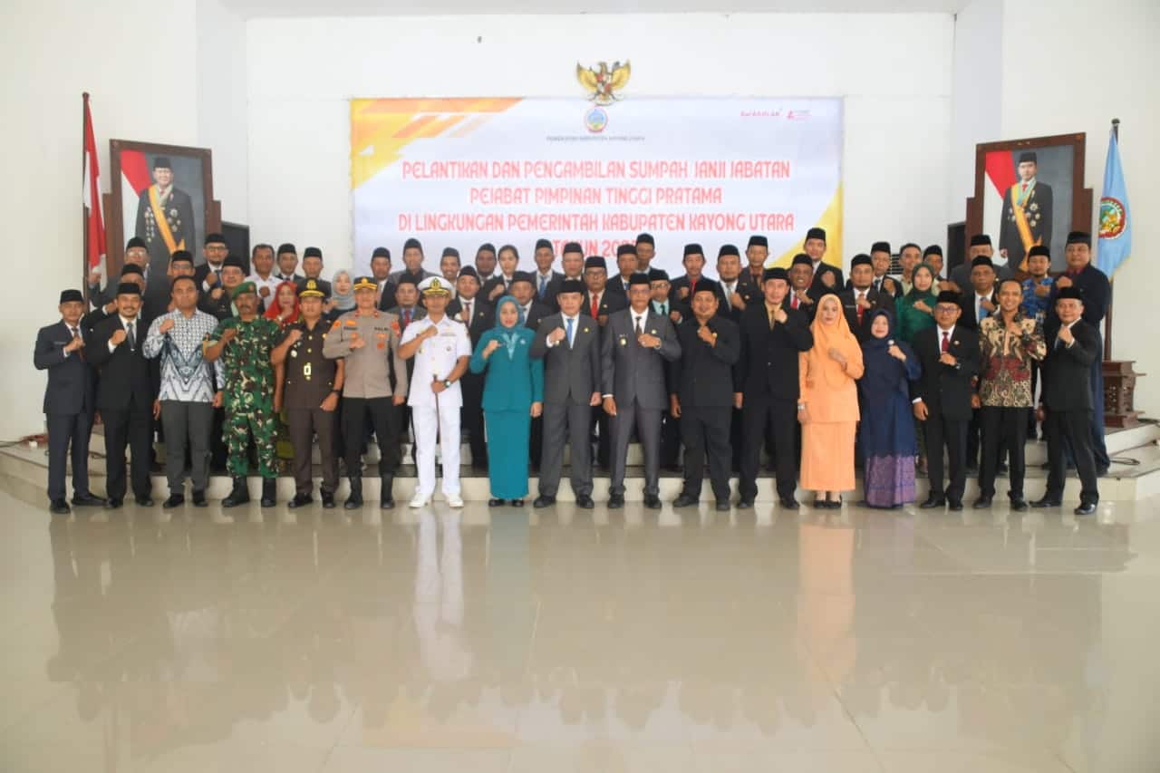 Lantik 10 Pejabat Pimpinan Tinggi Pratama, Bupati Romi: Upaya Bersama Perkuat Birokrasi yang Profesional