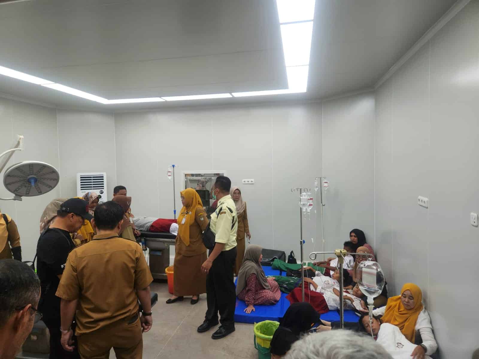 Puluhan Siswa SDN 12 Benua Kayong Diduga Keracunan Hidangan MBG