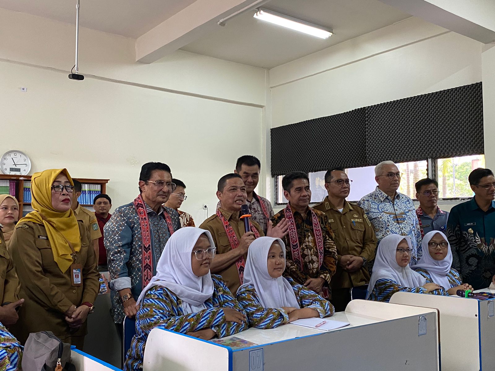 Gubernur Ria Norsan Luncurkan Program Internet Gratis untuk Sekolah se-Kalbar