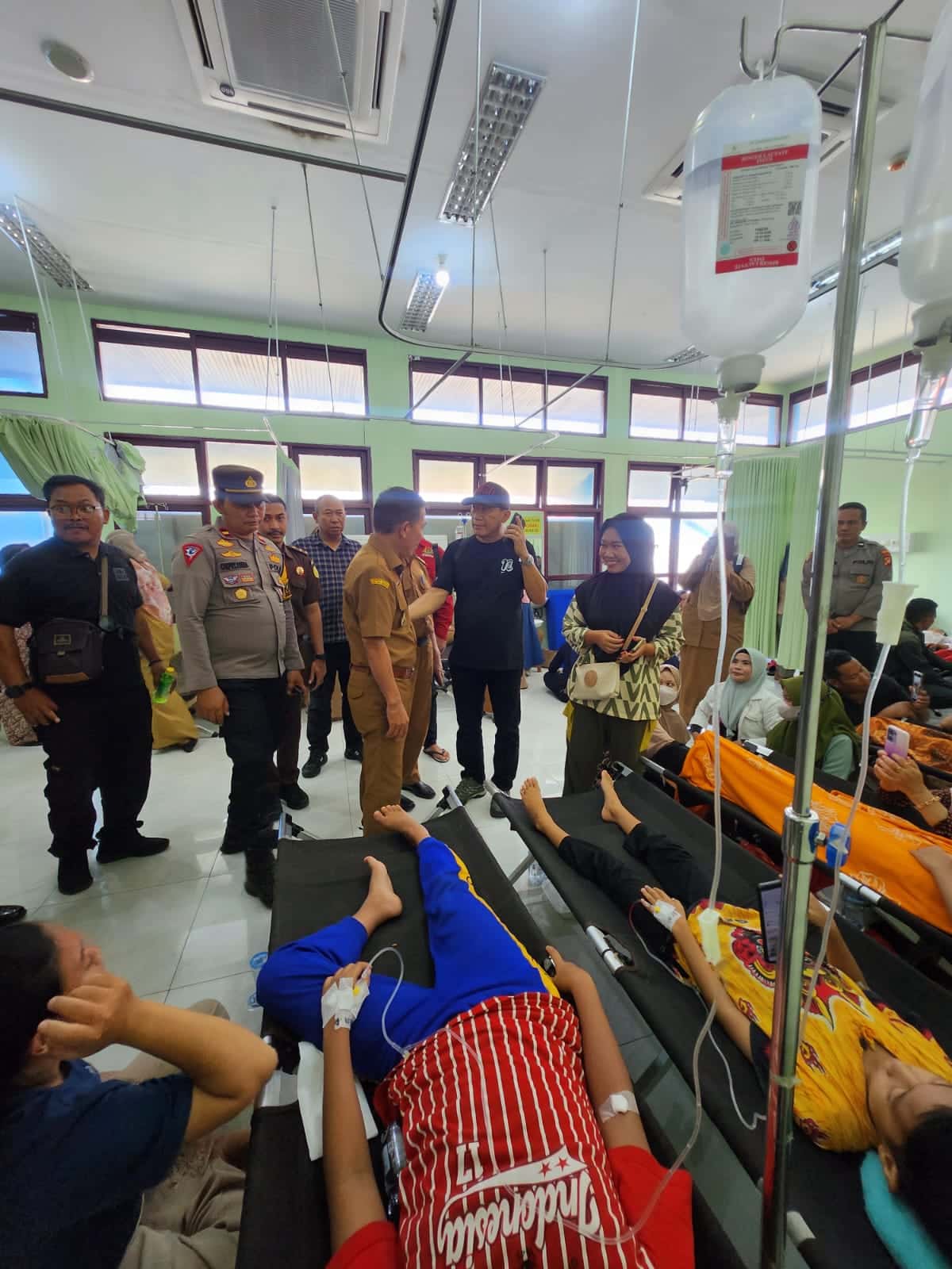 Tinjau Siswa Keracunan MBG, Wabup Jamhuri: Kepala Dapur MBG Harus Bertanggung Jawab