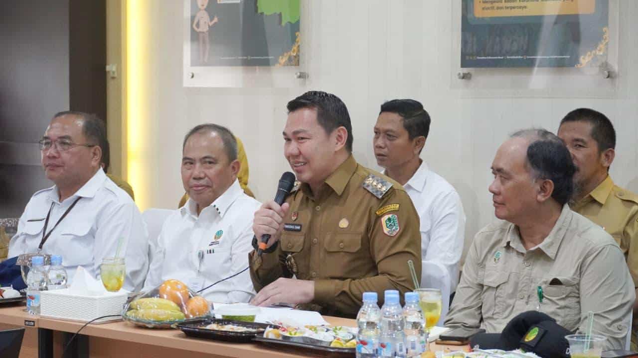 Ekspor Perdana Kratom dan Ikan Arwana Kapuas Hulu, Dihadiri Ketua Komisi IV DPR RI Titiek Soeharto