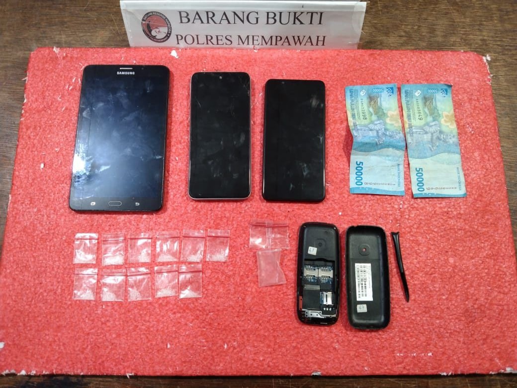 Satnarkoba Tangkap Dua Warga Malikian Mempawah Hilir, Sita 11 Paket Sabu