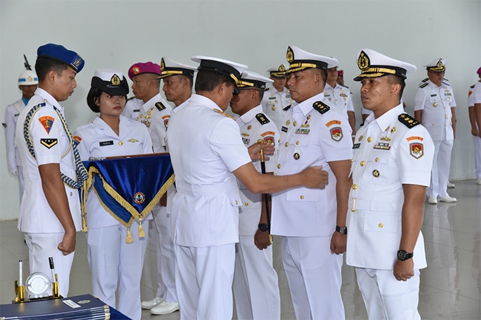 Letkol Laut (P) Avif Hidayaturohman Resmi Pimpin Lanal Ketapang