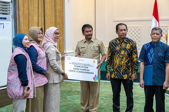 Menuju Visi Banjarbaru Emas, Srikandi PLN Dukung Peresmian Bank Sampah Induk