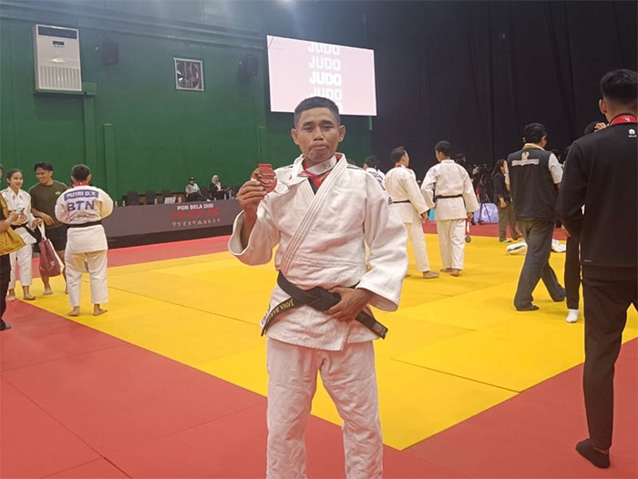 Atlet Judo Pontianak Persembahkan Medali Perunggu Perdana untuk Kalbar di PON XXI