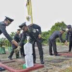 { \Illuminate\Support\Str::words($kategorix->post_title, 30, '') }}