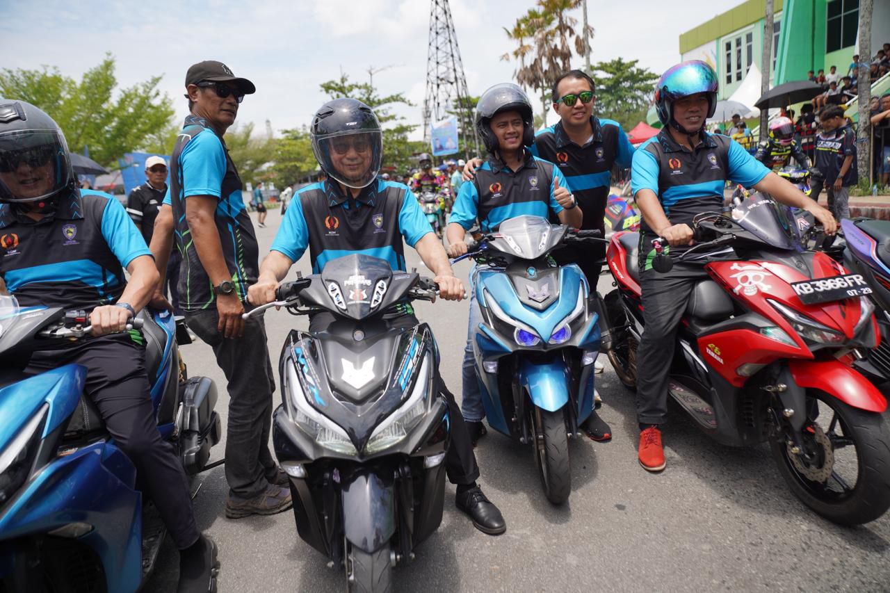 Edi Kamtono Dorong Pembinaan Atlet Muda di Kejurprov Balap Motor Kalbar Seri IV