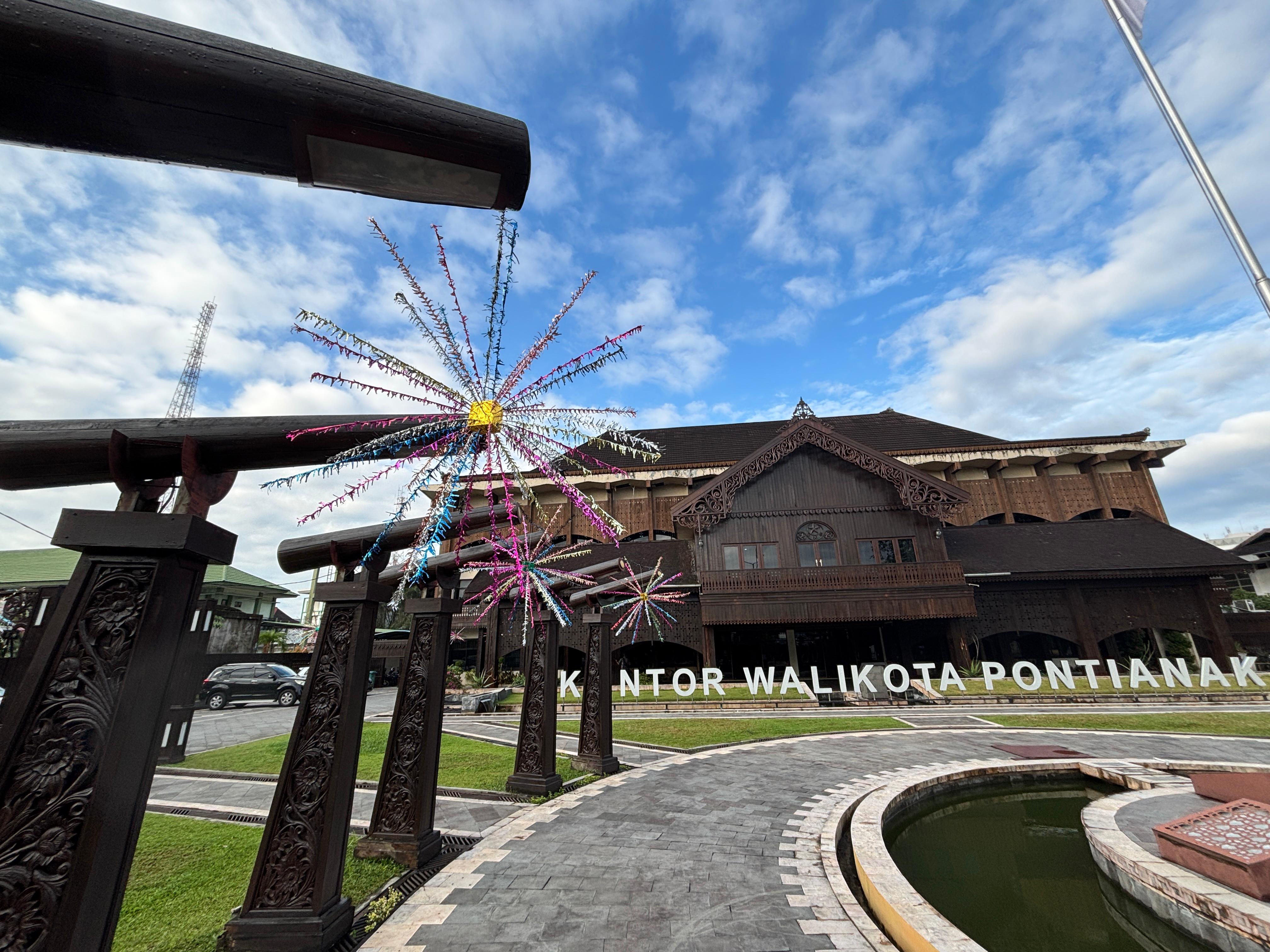 Hari Jadi ke-254, Pemkot Imbau Warga Pasang Manggar, Kenakan Pakaian Telok Belanga dan Baju Kurong