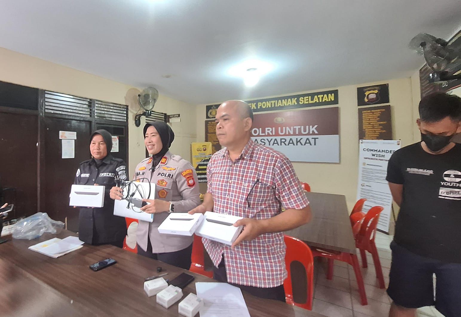 Sepasang Kekasih Kompak Bobol Rumah Makan di Pontianak, Kemas Laptop, 3 Tablet dan Uang Tunai