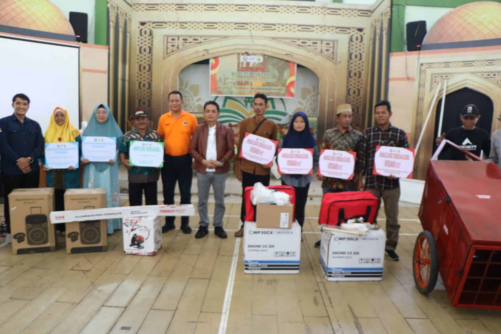 Pemkot Bantu Alat Damkar dan Perlengkapan Posyandu di Pontianak Utara