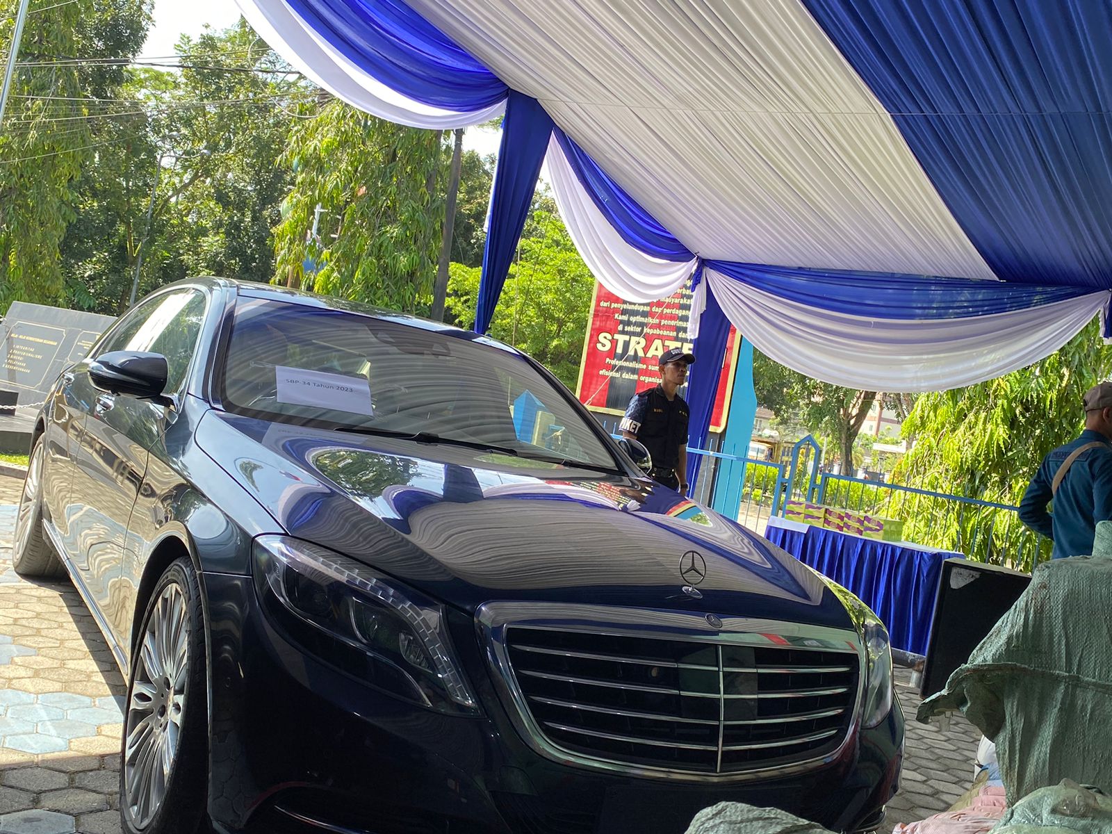 Bea Cukai Gagalkan Penyelundupan Mercedes Benz dan Land Cruiser Asal Malaysia