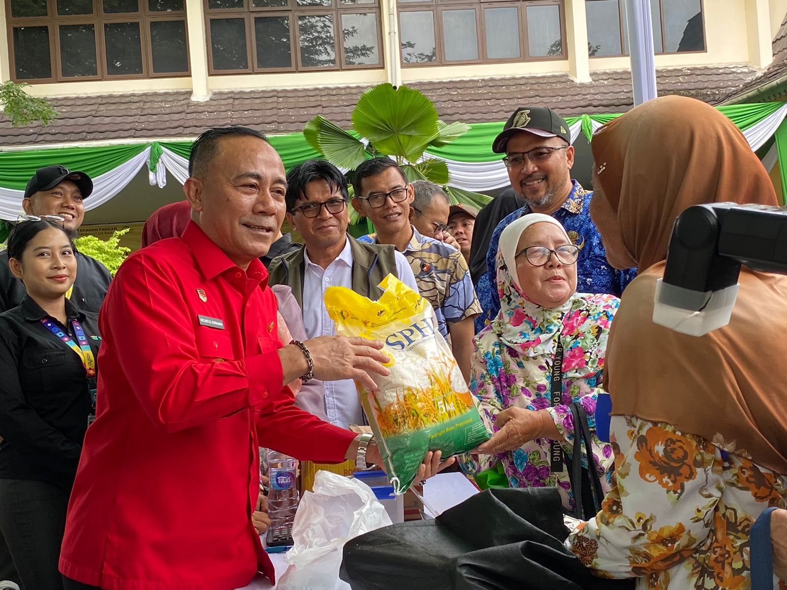 Pemprov Kalbar Gelar GPM, Hadirkan Ribuan Paket Sembako Harga Terjangkau