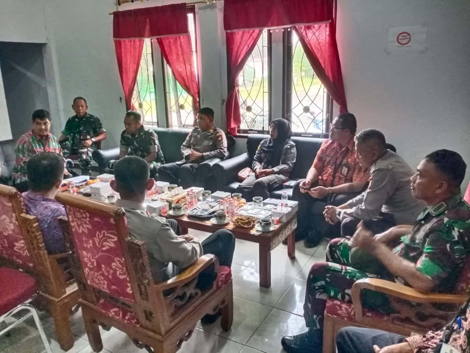 Dandim Mempawah Pimpin Monev di Sadaniang, Dengarkan Aspirasi Warga untuk Solusi Nyata