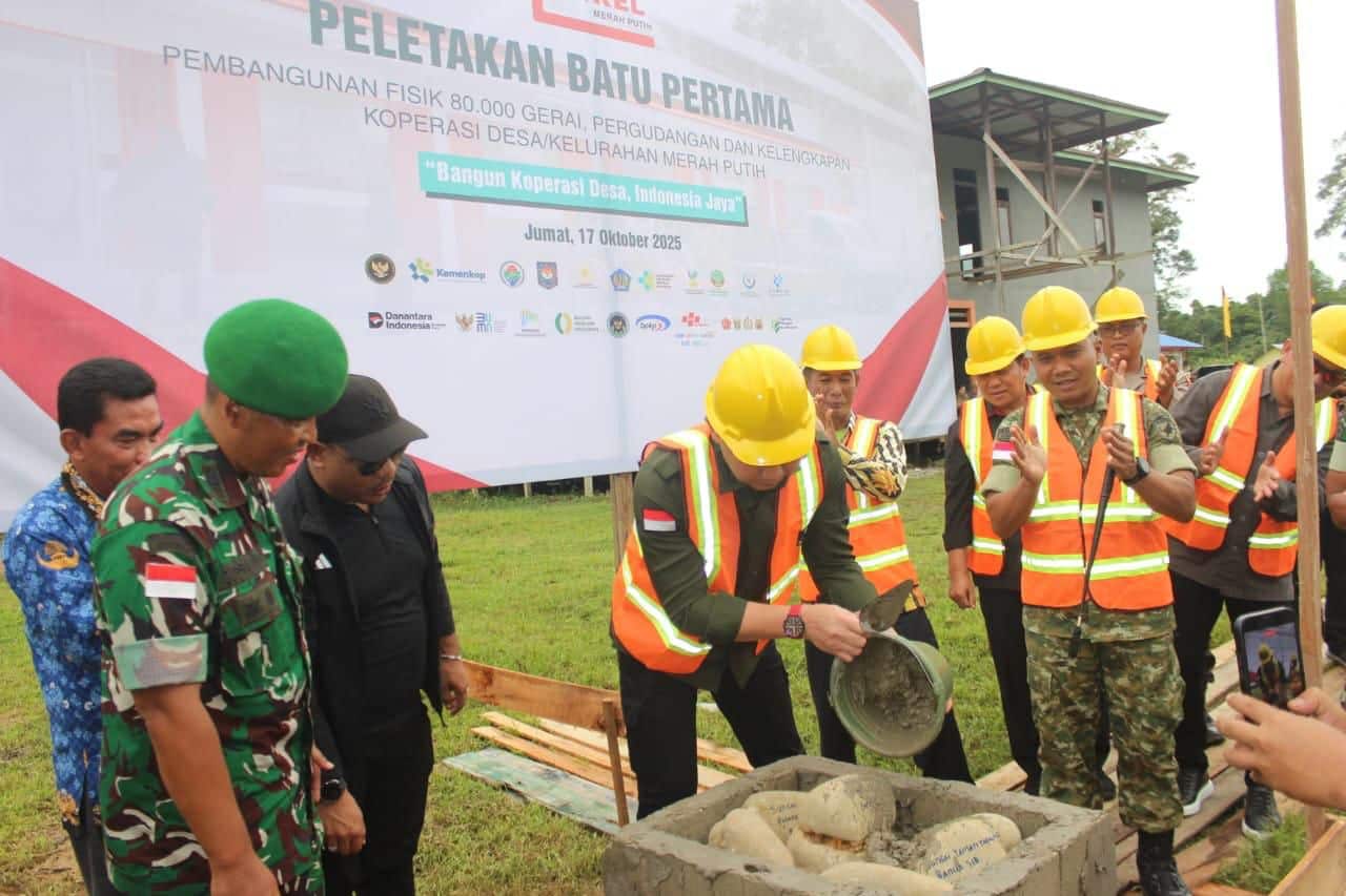 Bupati Kapuas Hulu Letakkan Batu Pertama Pembangunan Gedung Koperasi Merah Putih di Desa Tanjung Lasa