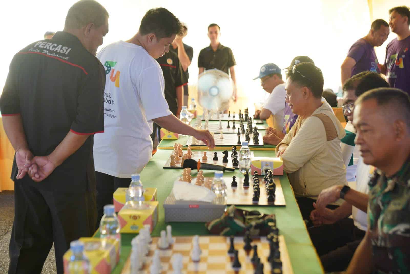 Edi Kamtono Lawan Master Fide Muhammad Kamalsyah di Laga Fun Chess Exhibition and Tournament 2025