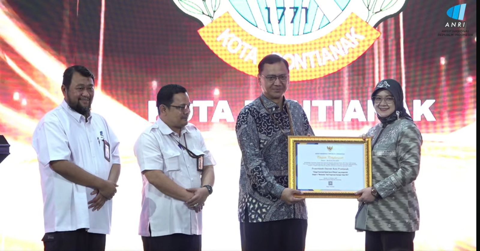 Pemkot Pontianak Raih Penghargaan Terbaik II Nasional Tertib Arsip 2024