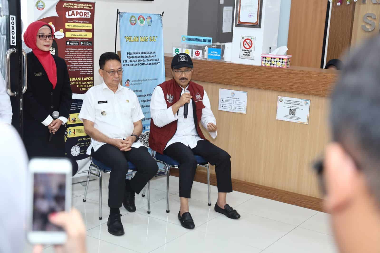 Gus Ipul Tinjau Puskesos Pontianak, Pastikan Dana Bansos Tepat Sasaran