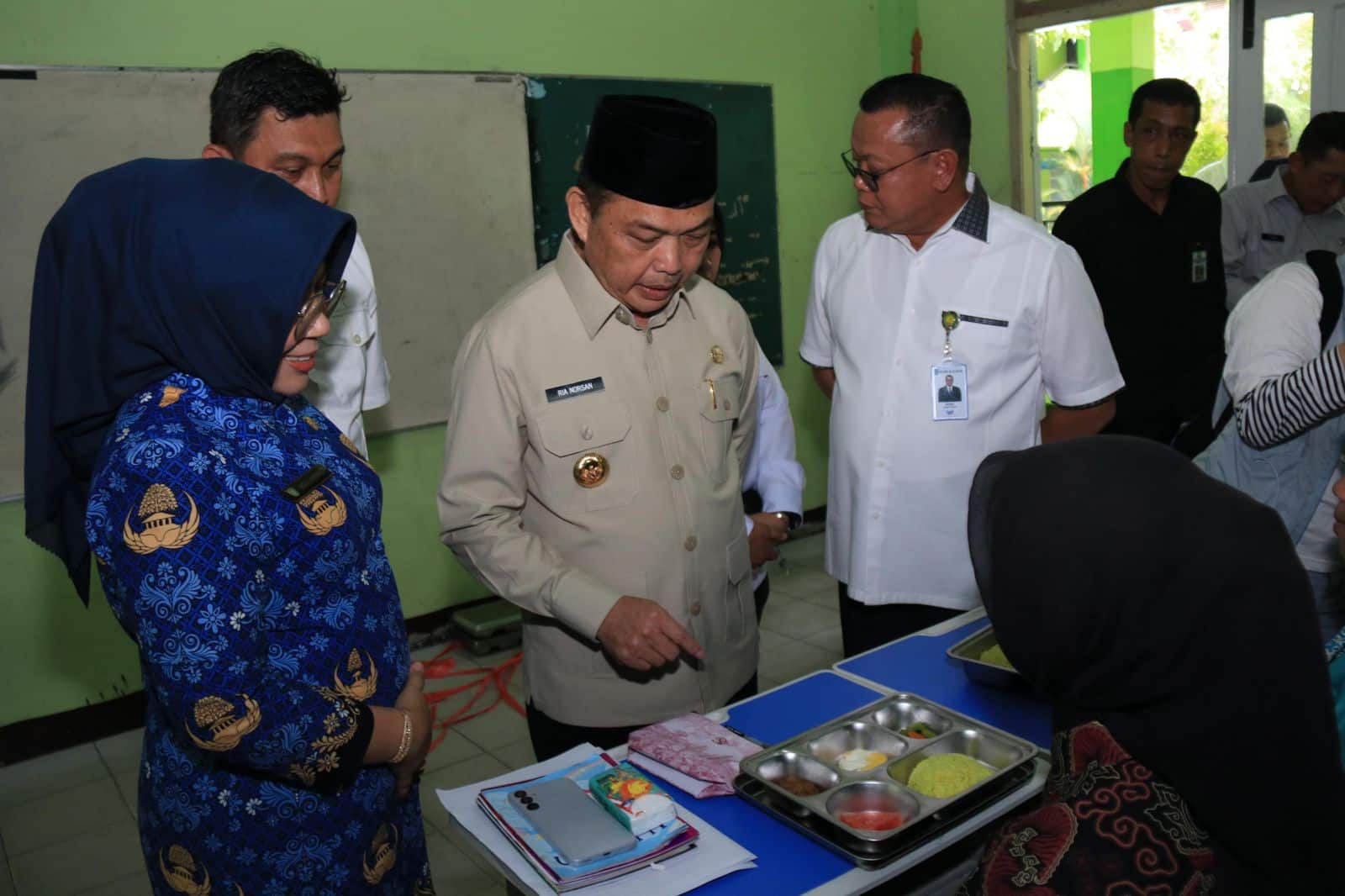 Kepala Sekolah di Kalbar Apresiasi Peran Gubernur Ria Norsan Pastikan Kualitas dan Gizi Program MBG