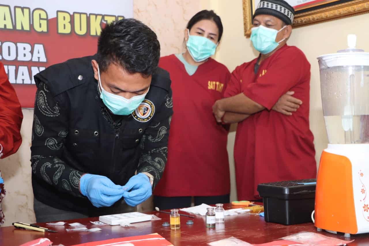 Polresta Pontianak Musnahkan 150 Gram Sabu dan 16 Butir Ekstasi dari Enam LP Nakorba