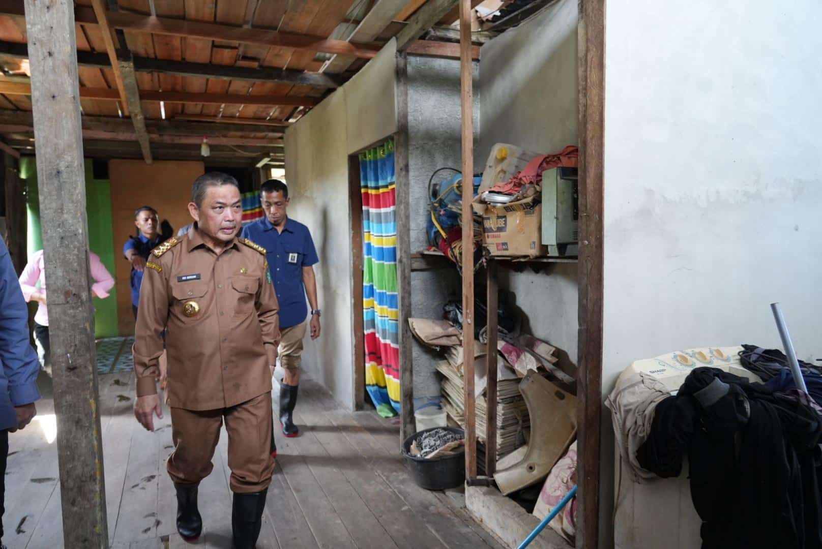 Di Era Gubernur Ria Norsan, 132 Keluarga di Kalbar Terima Bantuan Rumah Layak Huni: Komitmen Tingkatkan Kualitas Hidup Masyarakat