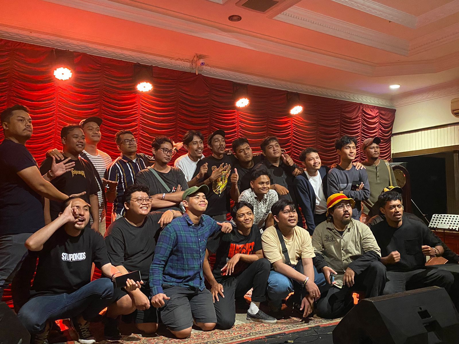 Komika Abraham Tino dan Iqbal Kutul Sukses Bikin Pontianak Pecah Lewat Tur “Slowburn Inovasion"