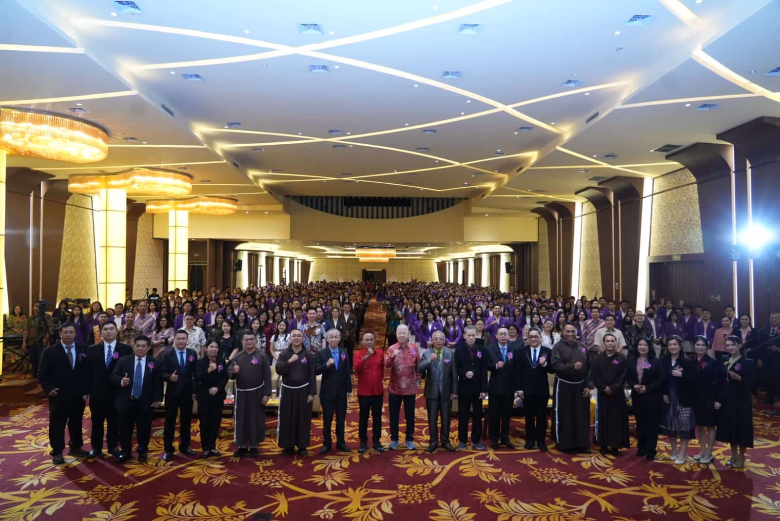 Wagub Krisantus Ingatkan Lulusan Widya Dharma Pontianak Harus Siap Hadapi Dunia Kerja dan Era Digital