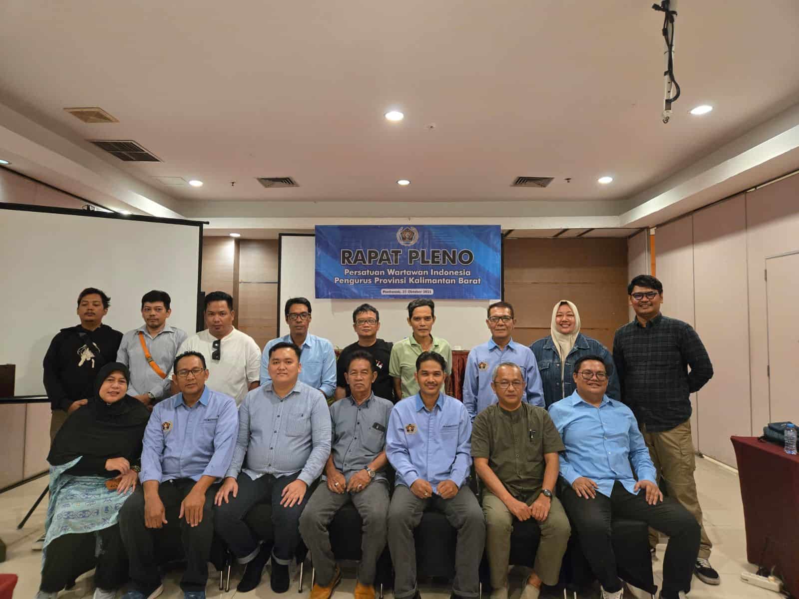 Rapat Pleno PWI Kalbar: Dualisme Tuntas, Kepengurusan Disempurnakan