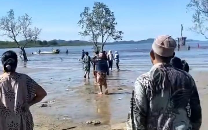 Tiga Pelajar SMP Diduga Terseret Arus di Pantai Kendawangan, Tim SAR Lakukan Pencarian