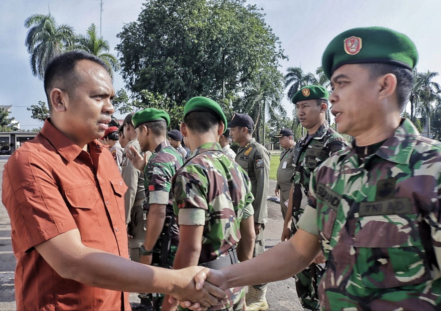 Dandim Mempawah Lepas Tim Satgas Pembinaan dan Monitoring Kegiatan Tambang Ilegal ke Sadaniang
